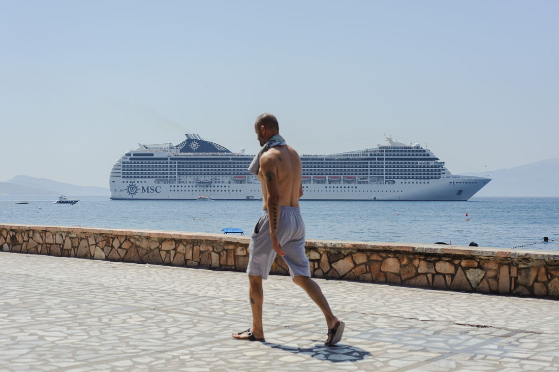 Nave da crociera a Saranda | foto di Dino Maglie