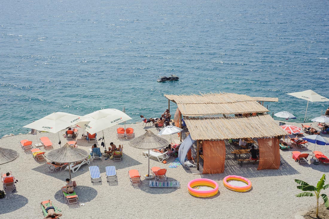 Un pezzo di costa di Saranda, Albania | foto di Dino Maglie