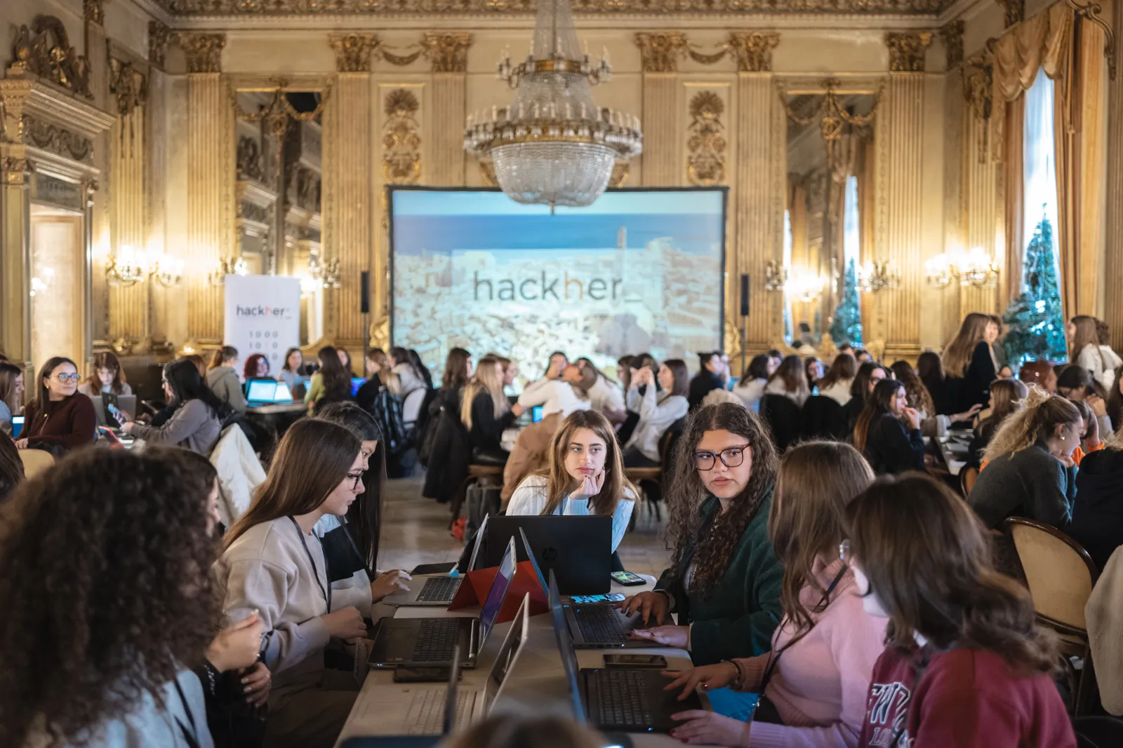 Fotografie del fotografo Dino Maglie dell'evento nazionale hackher_ tenutosi a Bari