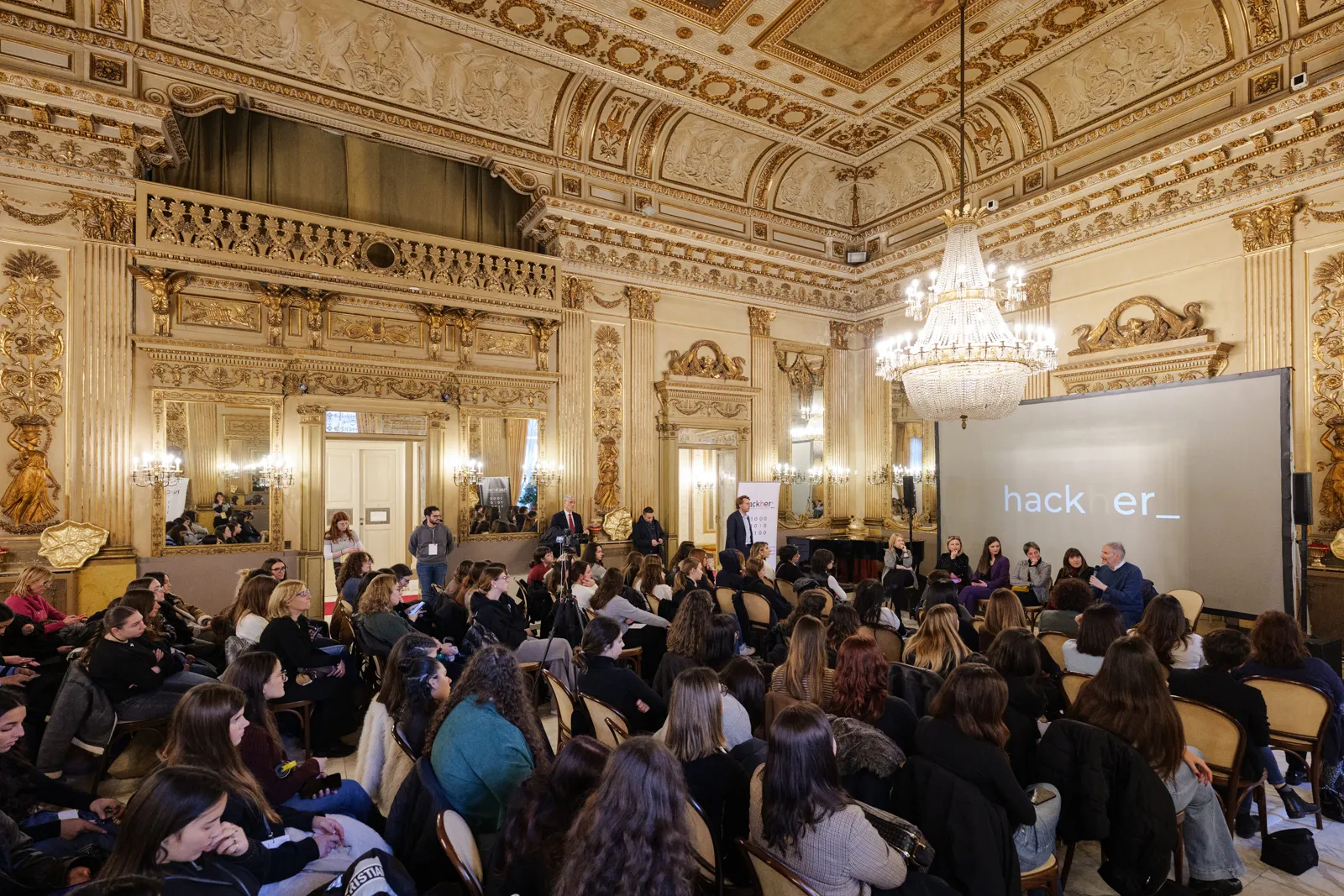 Fotografie del fotografo Dino Maglie dell'evento nazionale hackher_ tenutosi a Bari