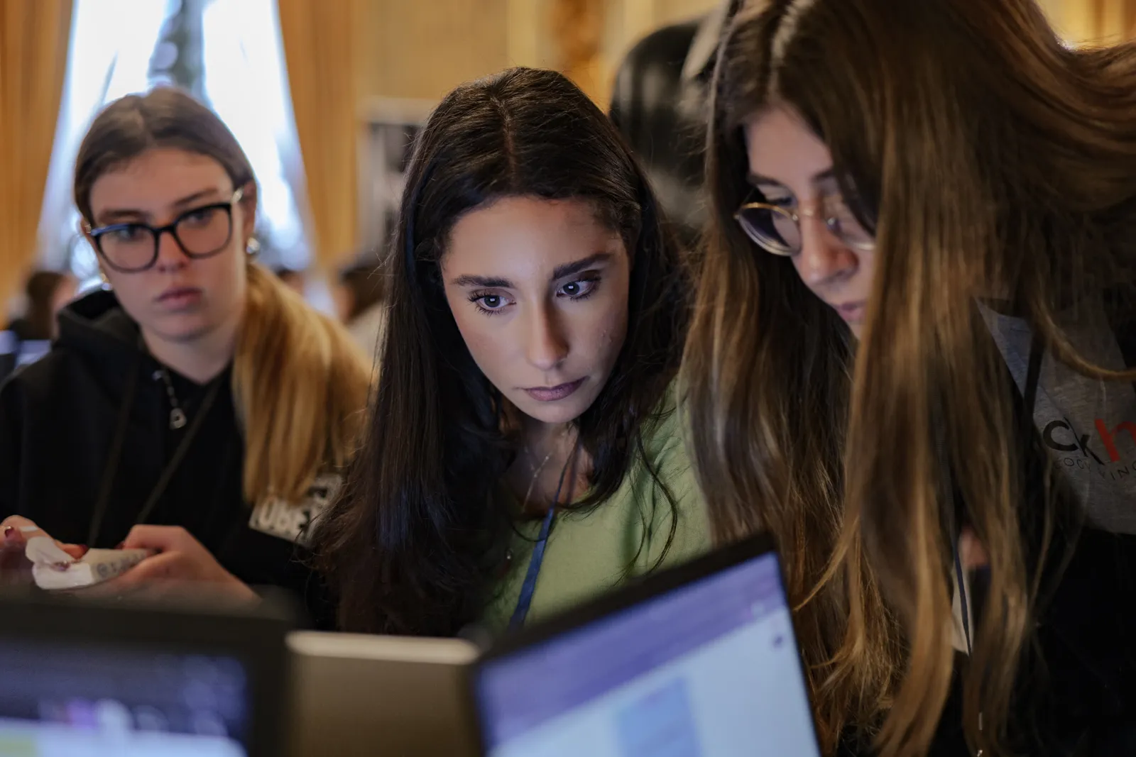 Fotografie del fotografo Dino Maglie dell'evento nazionale hackher_ tenutosi a Bari