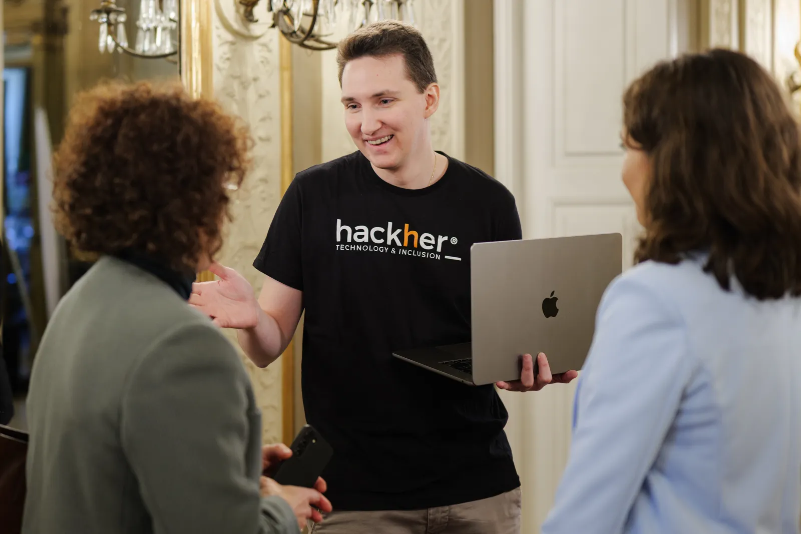 Fotografie del fotografo Dino Maglie dell'evento nazionale hackher_ tenutosi a Bari