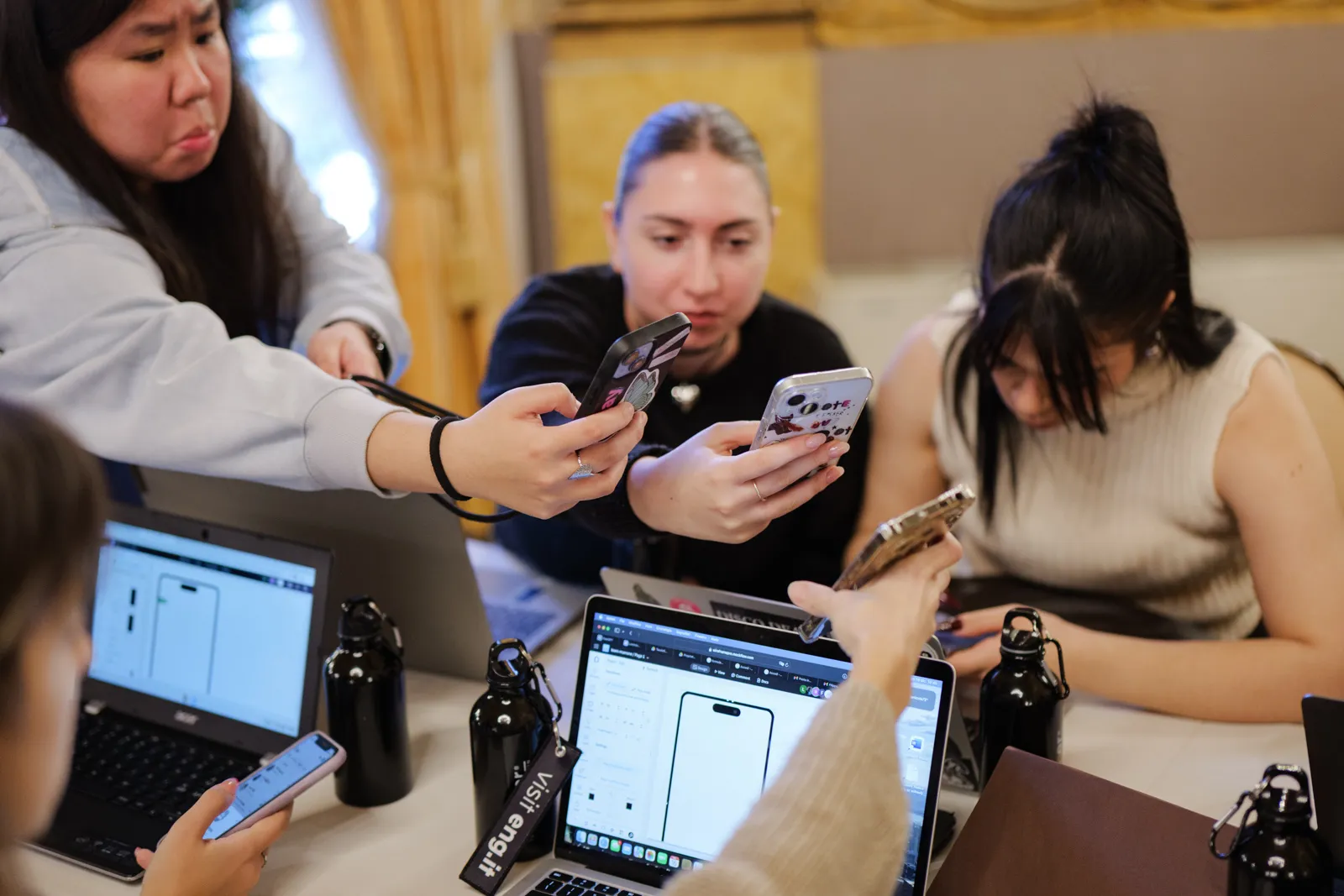 Fotografie del fotografo Dino Maglie dell'evento nazionale hackher_ tenutosi a Bari